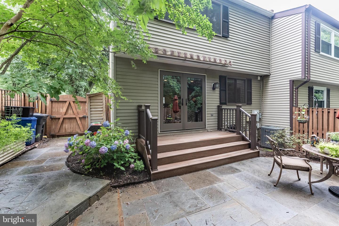 7414 GOLDEN HORSESHOE CT, SPRINGFIELD, Virginia 22153, 3 Bedrooms Bedrooms, ,2 BathroomsBathrooms,Residential,For sale,7414 GOLDEN HORSESHOE CT,VAFX2242244 MLS # VAFX2242244