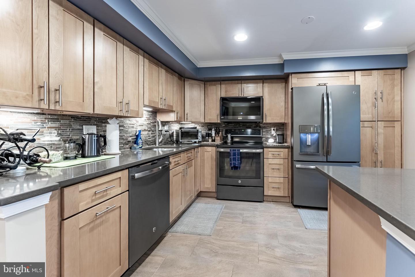 7414 GOLDEN HORSESHOE CT, SPRINGFIELD, Virginia 22153, 3 Bedrooms Bedrooms, ,2 BathroomsBathrooms,Residential,For sale,7414 GOLDEN HORSESHOE CT,VAFX2242244 MLS # VAFX2242244