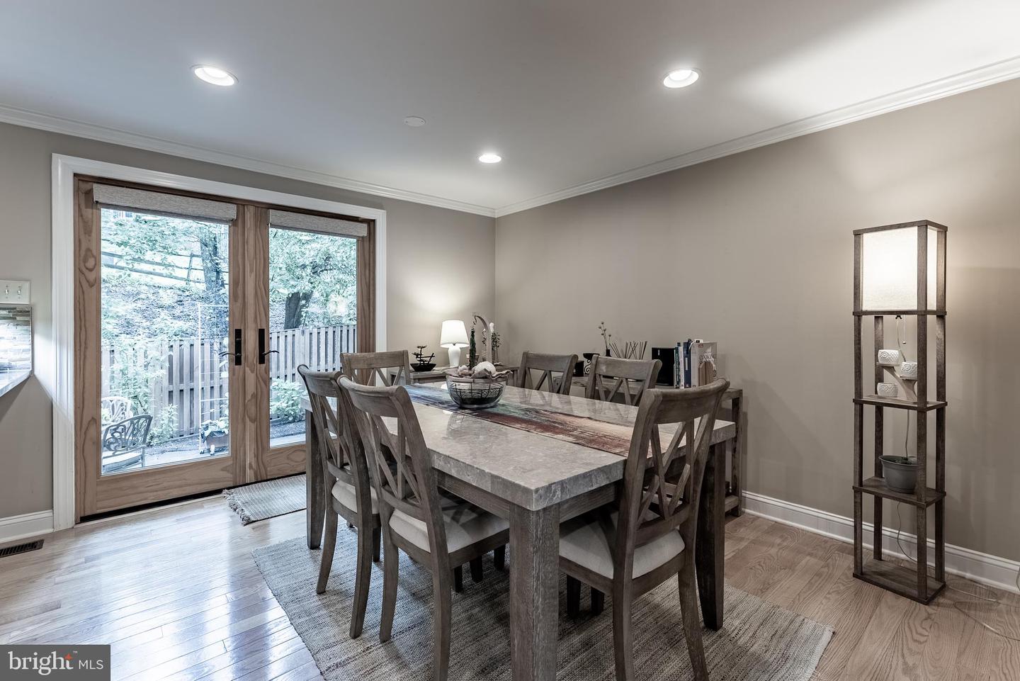 7414 GOLDEN HORSESHOE CT, SPRINGFIELD, Virginia 22153, 3 Bedrooms Bedrooms, ,2 BathroomsBathrooms,Residential,For sale,7414 GOLDEN HORSESHOE CT,VAFX2242244 MLS # VAFX2242244
