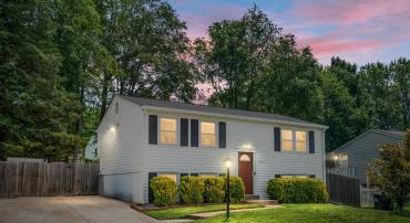 13713 MAYFAIR CT, WOODBRIDGE, Virginia 22193, 3 Bedrooms Bedrooms, ,2 BathroomsBathrooms,Residential,For sale,13713 MAYFAIR CT,VAPW2095202 MLS # VAPW2095202