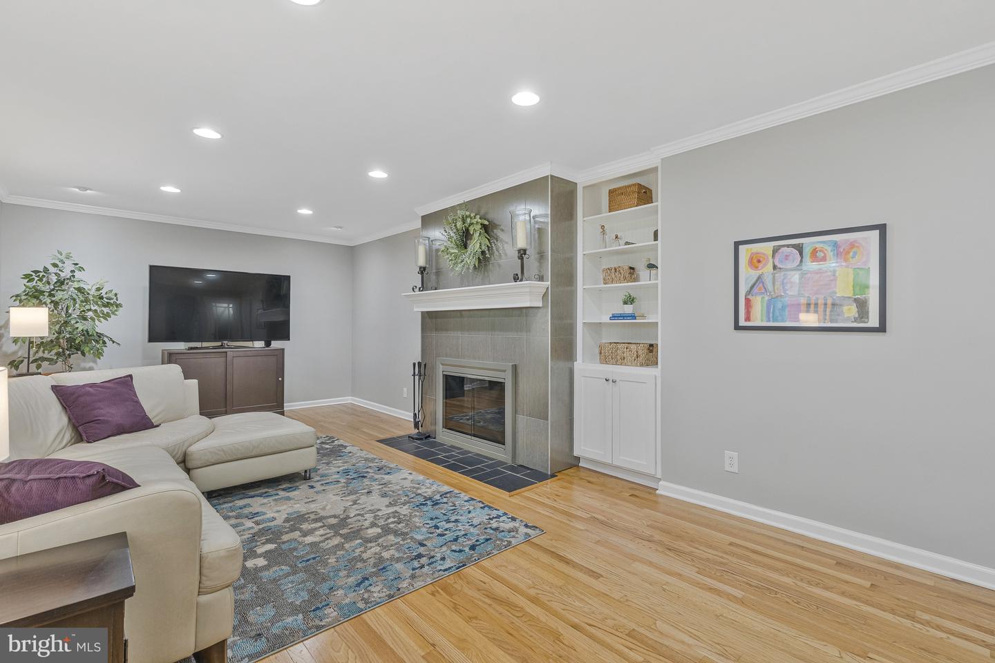 9825 VALE RD, VIENNA, Virginia 22181, 4 Bedrooms Bedrooms, ,3 BathroomsBathrooms,Residential,For sale,9825 VALE RD,VAFX2242308 MLS # VAFX2242308