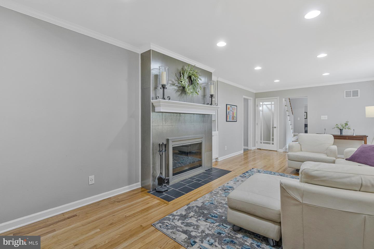 9825 VALE RD, VIENNA, Virginia 22181, 4 Bedrooms Bedrooms, ,3 BathroomsBathrooms,Residential,For sale,9825 VALE RD,VAFX2242308 MLS # VAFX2242308