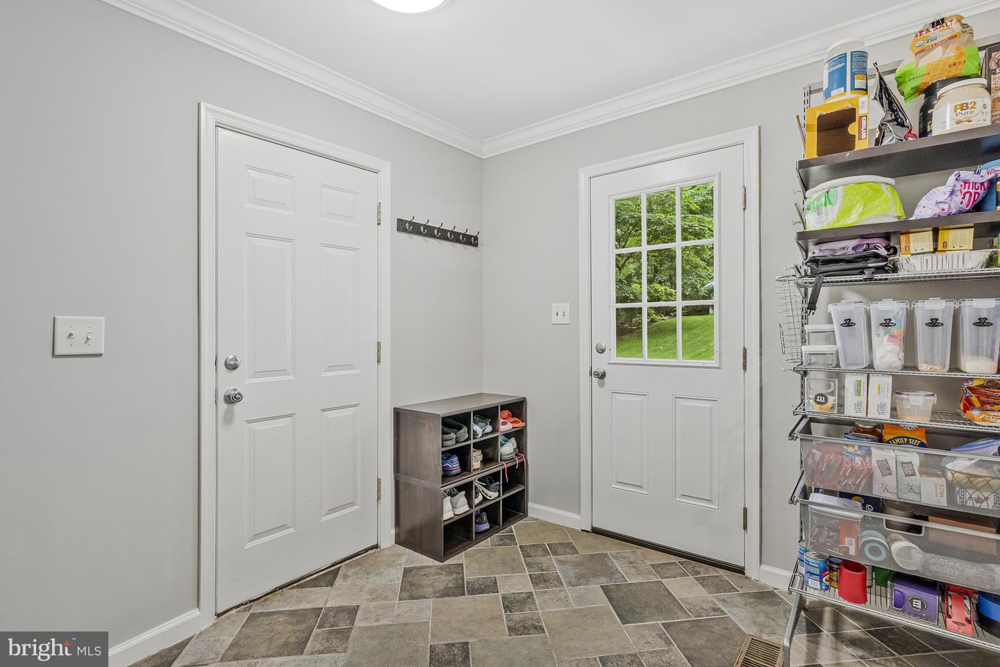 9825 VALE RD, VIENNA, Virginia 22181, 4 Bedrooms Bedrooms, ,3 BathroomsBathrooms,Residential,For sale,9825 VALE RD,VAFX2242308 MLS # VAFX2242308