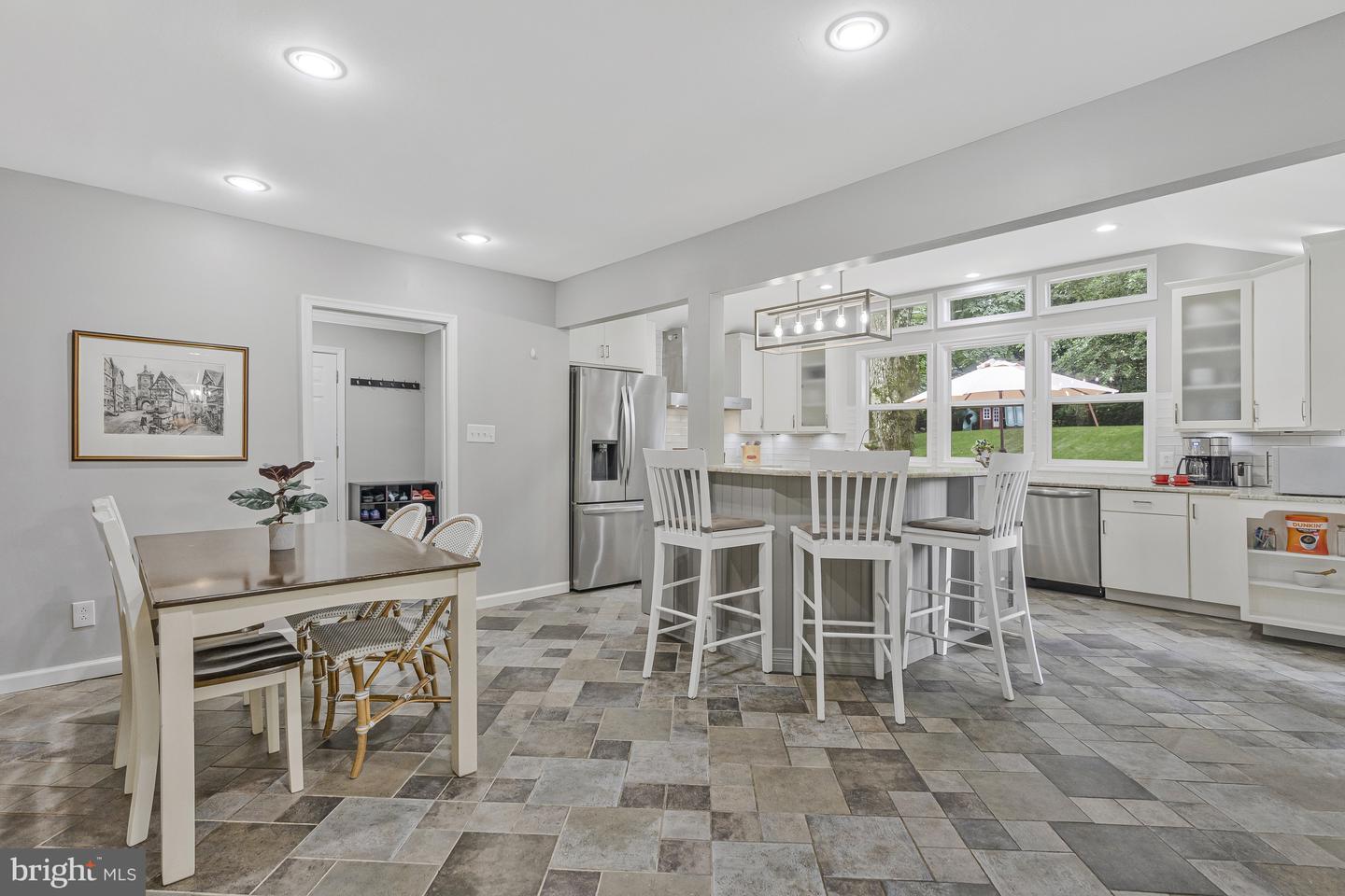 9825 VALE RD, VIENNA, Virginia 22181, 4 Bedrooms Bedrooms, ,3 BathroomsBathrooms,Residential,For sale,9825 VALE RD,VAFX2242308 MLS # VAFX2242308