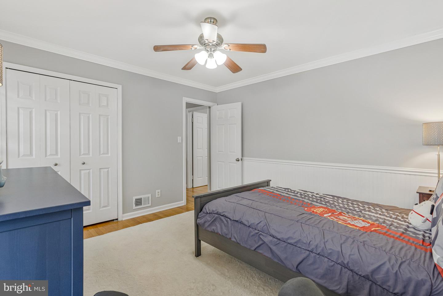 9825 VALE RD, VIENNA, Virginia 22181, 4 Bedrooms Bedrooms, ,3 BathroomsBathrooms,Residential,For sale,9825 VALE RD,VAFX2242308 MLS # VAFX2242308