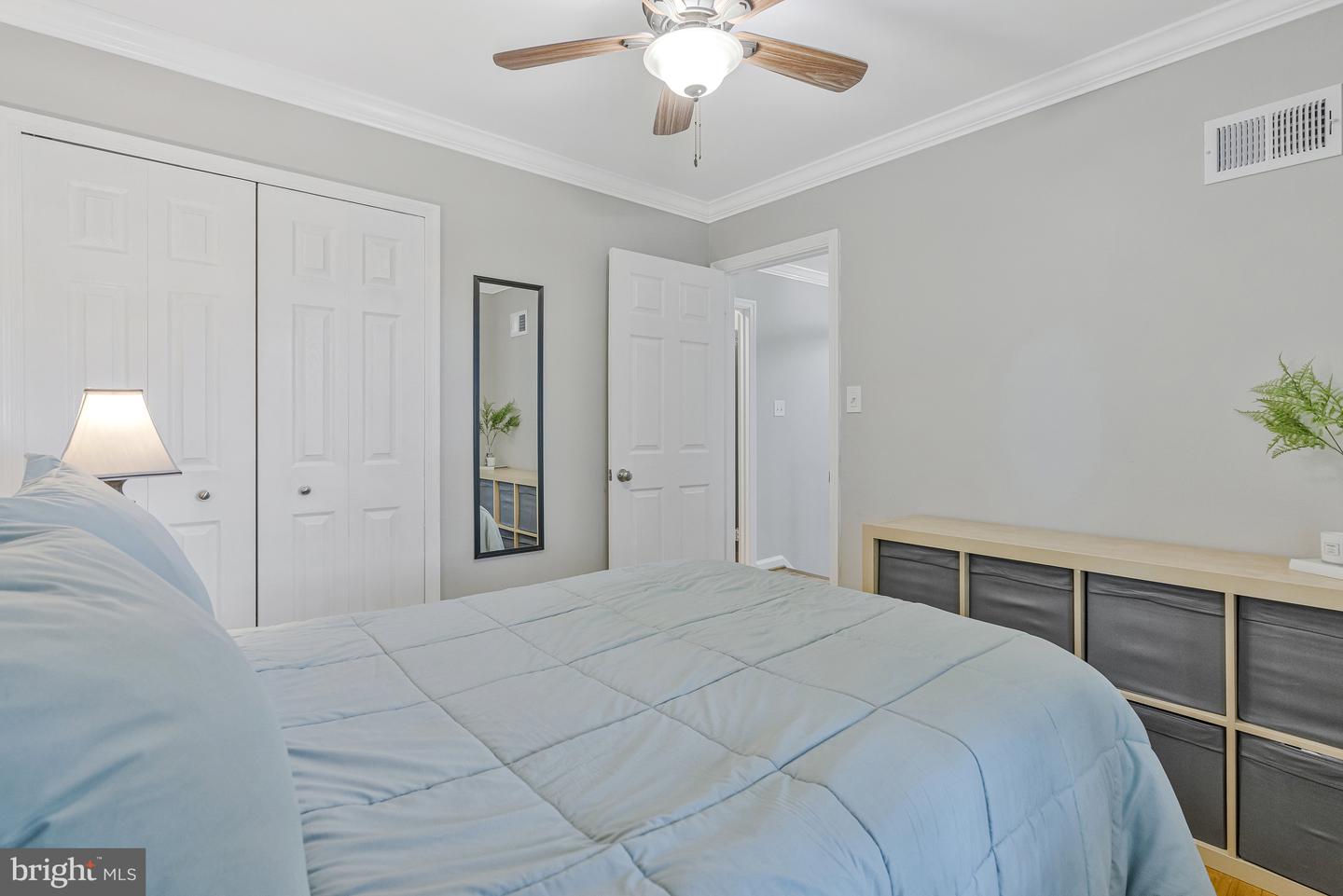 9825 VALE RD, VIENNA, Virginia 22181, 4 Bedrooms Bedrooms, ,3 BathroomsBathrooms,Residential,For sale,9825 VALE RD,VAFX2242308 MLS # VAFX2242308