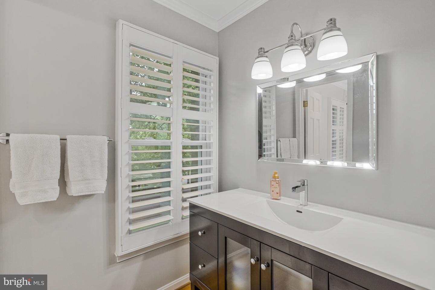 9825 VALE RD, VIENNA, Virginia 22181, 4 Bedrooms Bedrooms, ,3 BathroomsBathrooms,Residential,For sale,9825 VALE RD,VAFX2242308 MLS # VAFX2242308