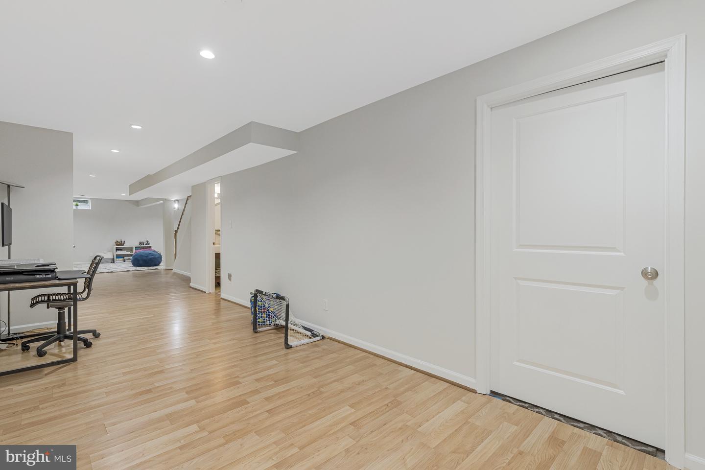 9825 VALE RD, VIENNA, Virginia 22181, 4 Bedrooms Bedrooms, ,3 BathroomsBathrooms,Residential,For sale,9825 VALE RD,VAFX2242308 MLS # VAFX2242308