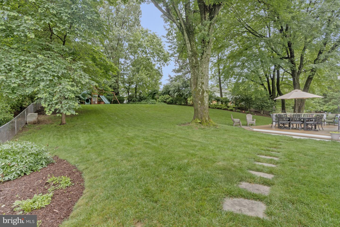 9825 VALE RD, VIENNA, Virginia 22181, 4 Bedrooms Bedrooms, ,3 BathroomsBathrooms,Residential,For sale,9825 VALE RD,VAFX2242308 MLS # VAFX2242308