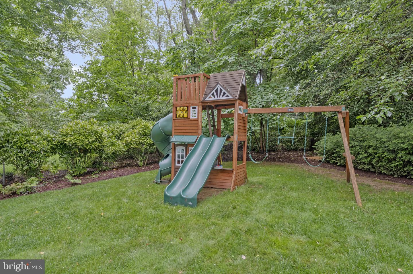 9825 VALE RD, VIENNA, Virginia 22181, 4 Bedrooms Bedrooms, ,3 BathroomsBathrooms,Residential,For sale,9825 VALE RD,VAFX2242308 MLS # VAFX2242308