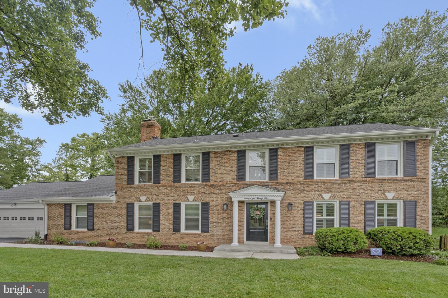 9825 VALE RD, VIENNA, Virginia 22181, 4 Bedrooms Bedrooms, ,3 BathroomsBathrooms,Residential,For sale,9825 VALE RD,VAFX2242308 MLS # VAFX2242308