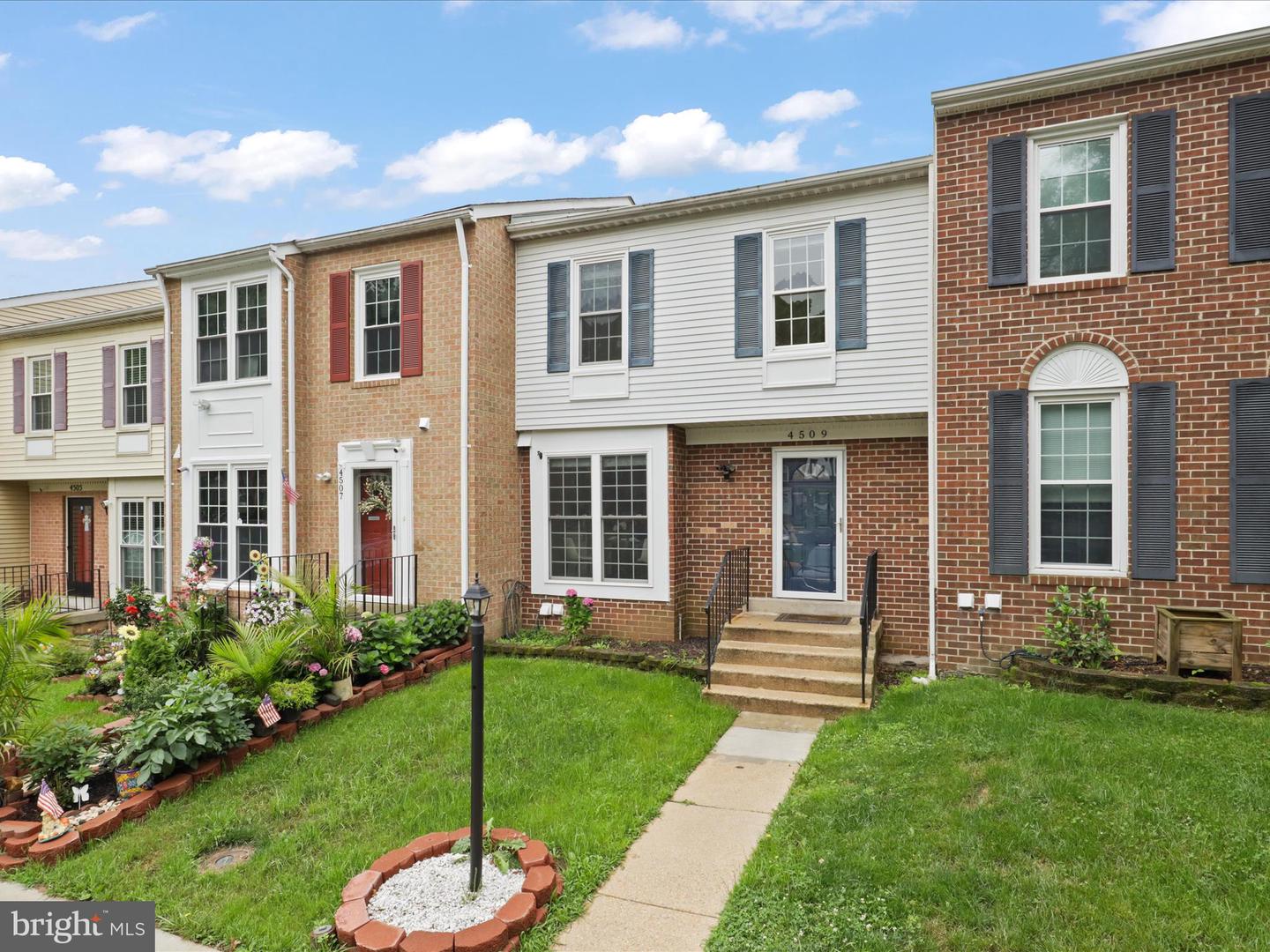 4509 CANARY CT, WOODBRIDGE, Virginia 22193, 2 Bedrooms Bedrooms, ,2 BathroomsBathrooms,Residential,For sale,4509 CANARY CT,VAPW2095342 MLS # VAPW2095342