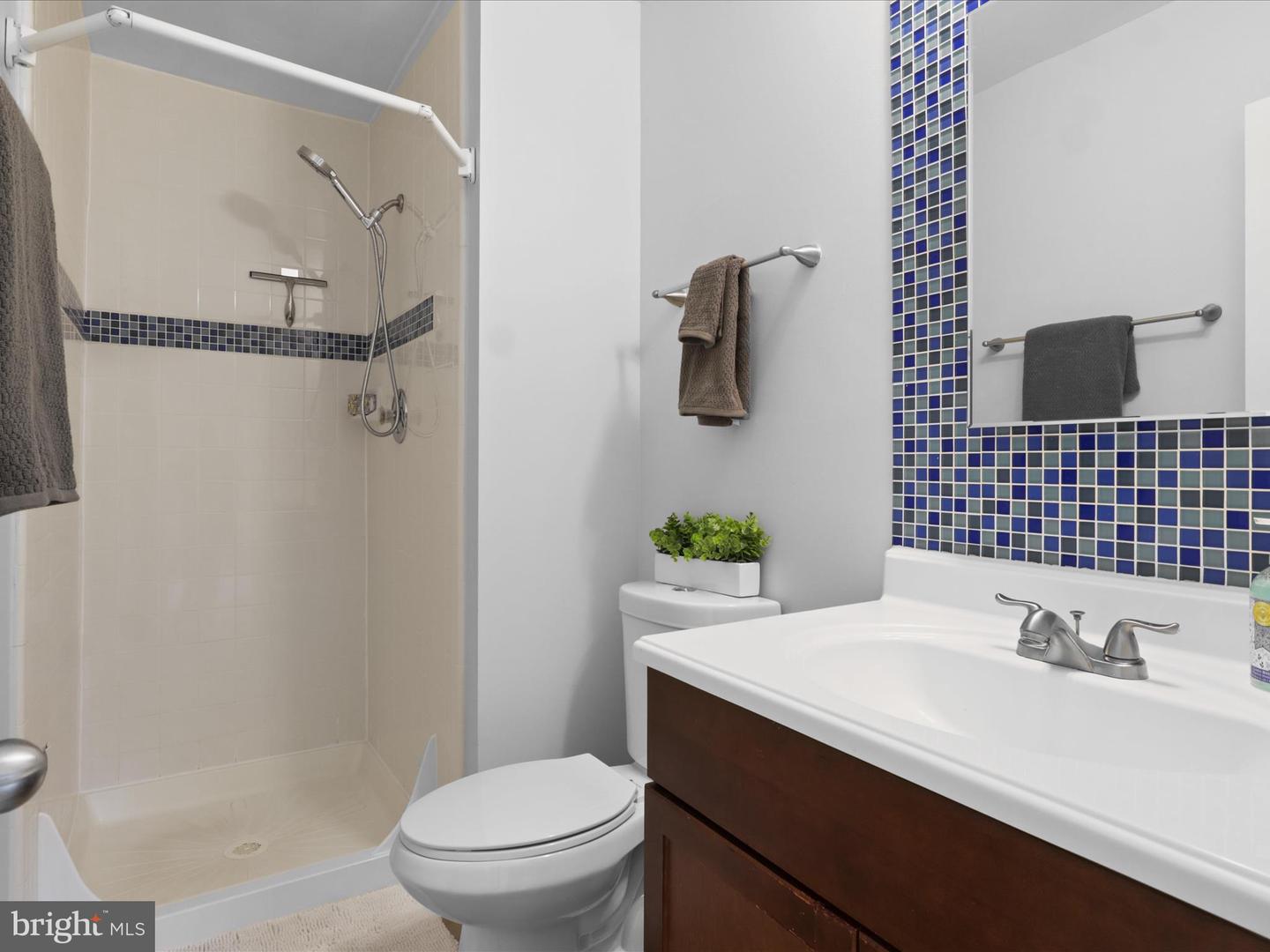 4509 CANARY CT, WOODBRIDGE, Virginia 22193, 2 Bedrooms Bedrooms, ,2 BathroomsBathrooms,Residential,For sale,4509 CANARY CT,VAPW2095342 MLS # VAPW2095342
