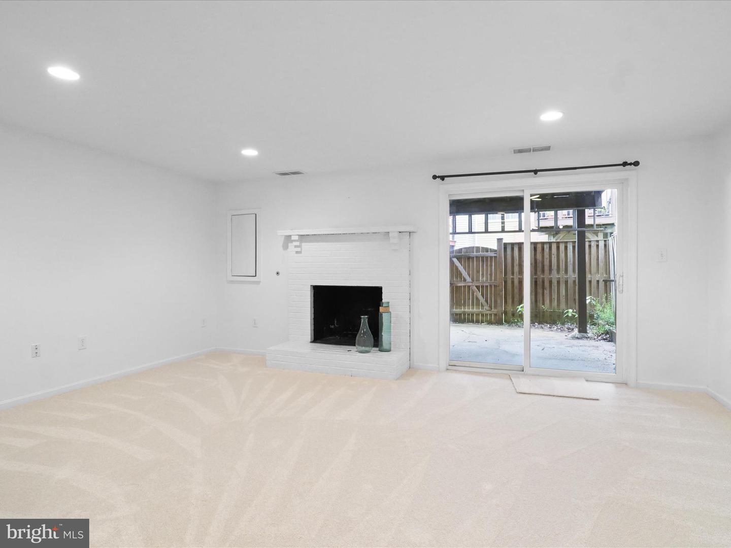 4509 CANARY CT, WOODBRIDGE, Virginia 22193, 2 Bedrooms Bedrooms, ,2 BathroomsBathrooms,Residential,For sale,4509 CANARY CT,VAPW2095342 MLS # VAPW2095342