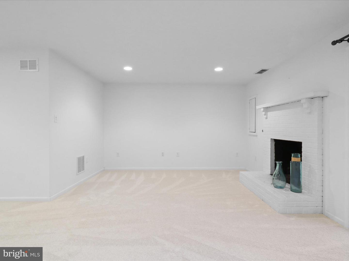 4509 CANARY CT, WOODBRIDGE, Virginia 22193, 2 Bedrooms Bedrooms, ,2 BathroomsBathrooms,Residential,For sale,4509 CANARY CT,VAPW2095342 MLS # VAPW2095342