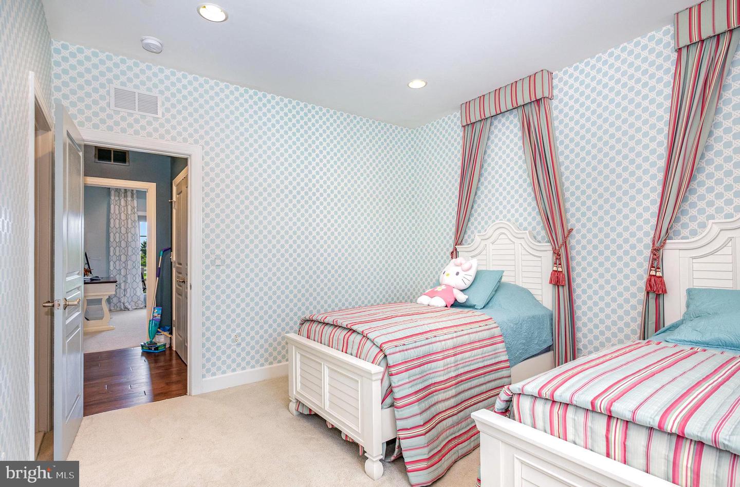 23044 CREIGHTON FARMS DR, LEESBURG, Virginia 20175, 6 Bedrooms Bedrooms, ,5 BathroomsBathrooms,Residential,For sale,23044 CREIGHTON FARMS DR,VALO2097632 MLS # VALO2097632