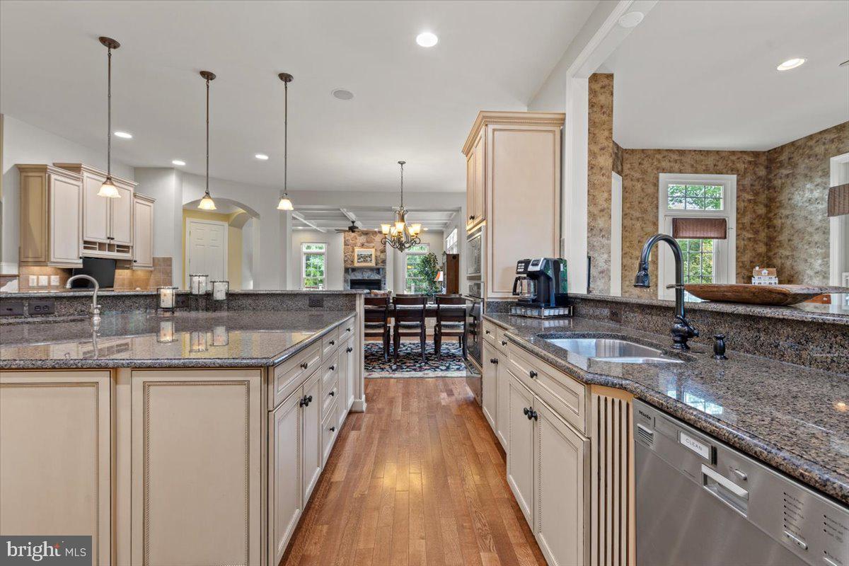 27422 BRIDLE PL, CHANTILLY, Virginia 20152, 6 Bedrooms Bedrooms, ,6 BathroomsBathrooms,Residential,For sale,27422 BRIDLE PL,VALO2097646 MLS # VALO2097646