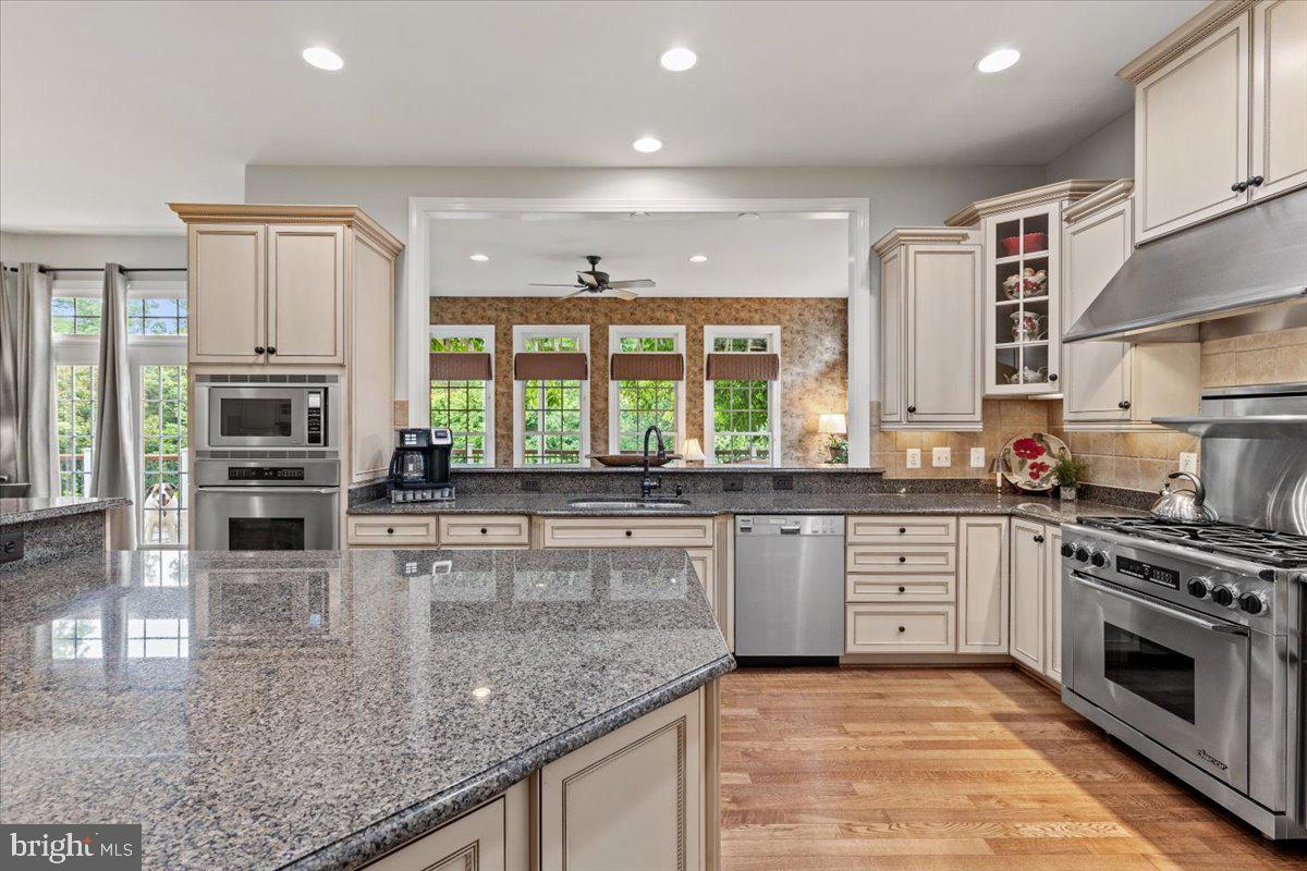 27422 BRIDLE PL, CHANTILLY, Virginia 20152, 6 Bedrooms Bedrooms, ,6 BathroomsBathrooms,Residential,For sale,27422 BRIDLE PL,VALO2097646 MLS # VALO2097646