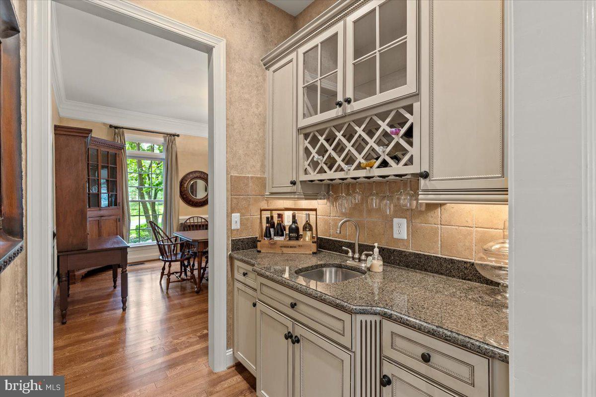 27422 BRIDLE PL, CHANTILLY, Virginia 20152, 6 Bedrooms Bedrooms, ,6 BathroomsBathrooms,Residential,For sale,27422 BRIDLE PL,VALO2097646 MLS # VALO2097646