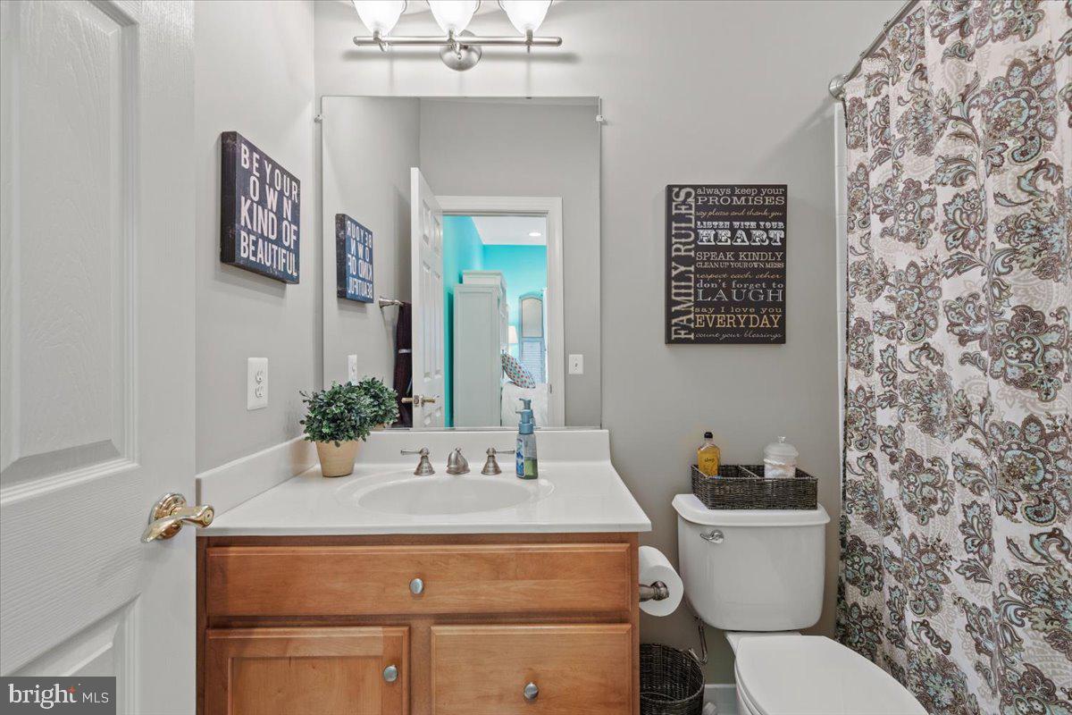 27422 BRIDLE PL, CHANTILLY, Virginia 20152, 6 Bedrooms Bedrooms, ,6 BathroomsBathrooms,Residential,For sale,27422 BRIDLE PL,VALO2097646 MLS # VALO2097646