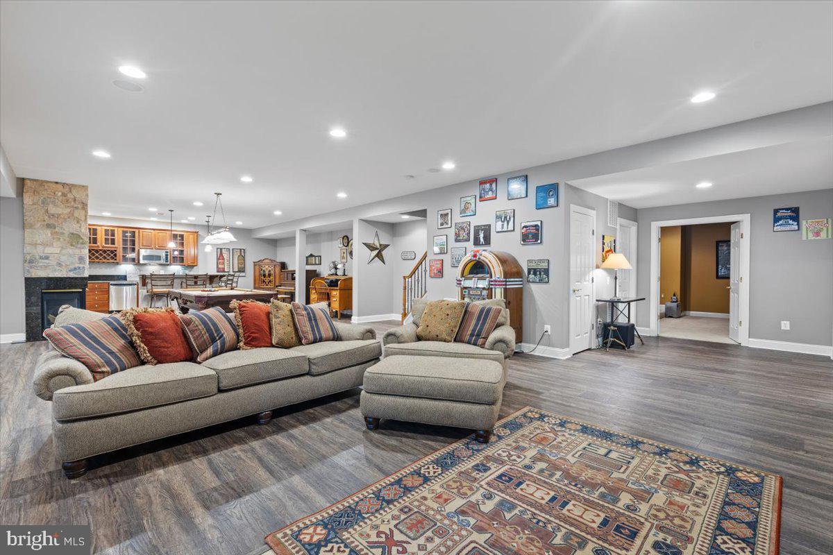 27422 BRIDLE PL, CHANTILLY, Virginia 20152, 6 Bedrooms Bedrooms, ,6 BathroomsBathrooms,Residential,For sale,27422 BRIDLE PL,VALO2097646 MLS # VALO2097646