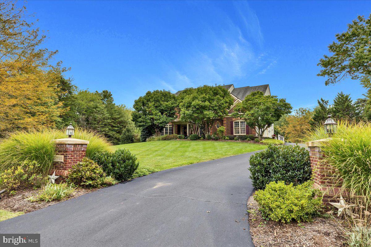 27422 BRIDLE PL, CHANTILLY, Virginia 20152, 6 Bedrooms Bedrooms, ,6 BathroomsBathrooms,Residential,For sale,27422 BRIDLE PL,VALO2097646 MLS # VALO2097646