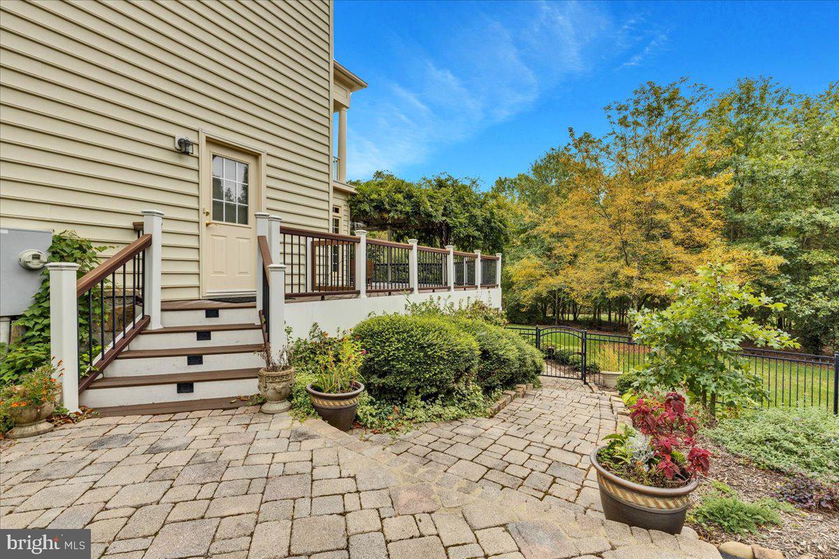 27422 BRIDLE PL, CHANTILLY, Virginia 20152, 6 Bedrooms Bedrooms, ,6 BathroomsBathrooms,Residential,For sale,27422 BRIDLE PL,VALO2097646 MLS # VALO2097646