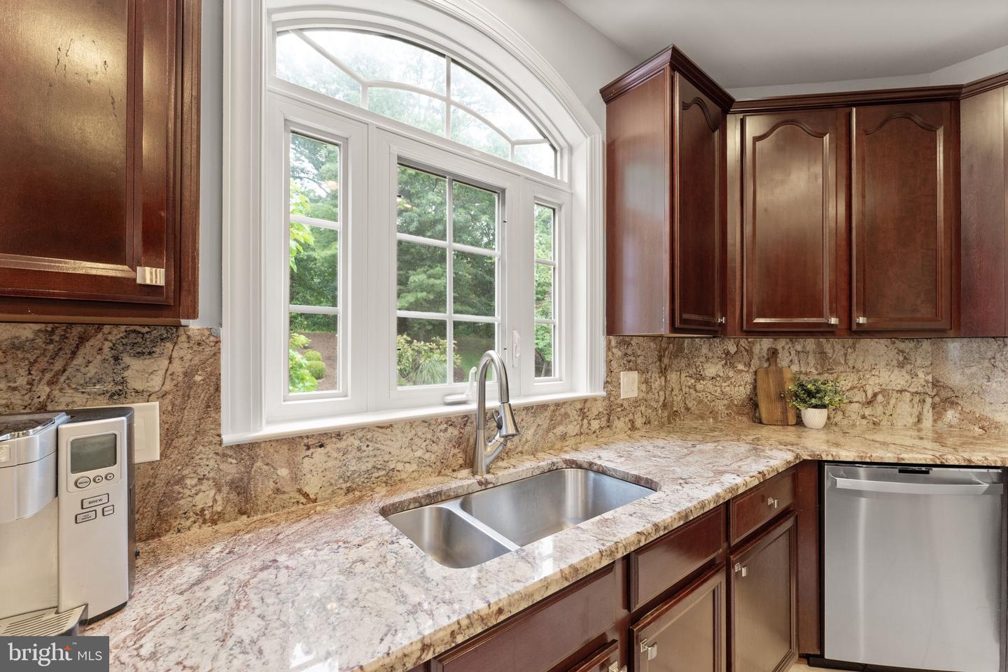 1814 WOODS EDGE DR NE, LEESBURG, Virginia 20176, 4 Bedrooms Bedrooms, ,2 BathroomsBathrooms,Residential,For sale,1814 WOODS EDGE DR NE,VALO2097766 MLS # VALO2097766