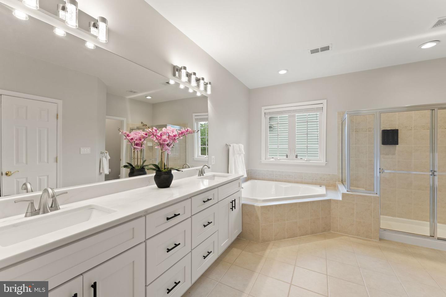 1814 WOODS EDGE DR NE, LEESBURG, Virginia 20176, 4 Bedrooms Bedrooms, ,2 BathroomsBathrooms,Residential,For sale,1814 WOODS EDGE DR NE,VALO2097766 MLS # VALO2097766