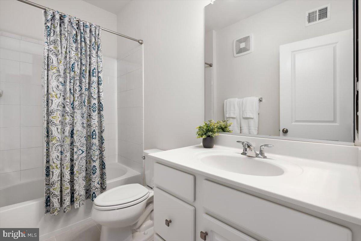 1318 RIBBON LIMESTONE TER SE, LEESBURG, Virginia 20175, 3 Bedrooms Bedrooms, ,2 BathroomsBathrooms,Residential,For sale,1318 RIBBON LIMESTONE TER SE,VALO2097776 MLS # VALO2097776