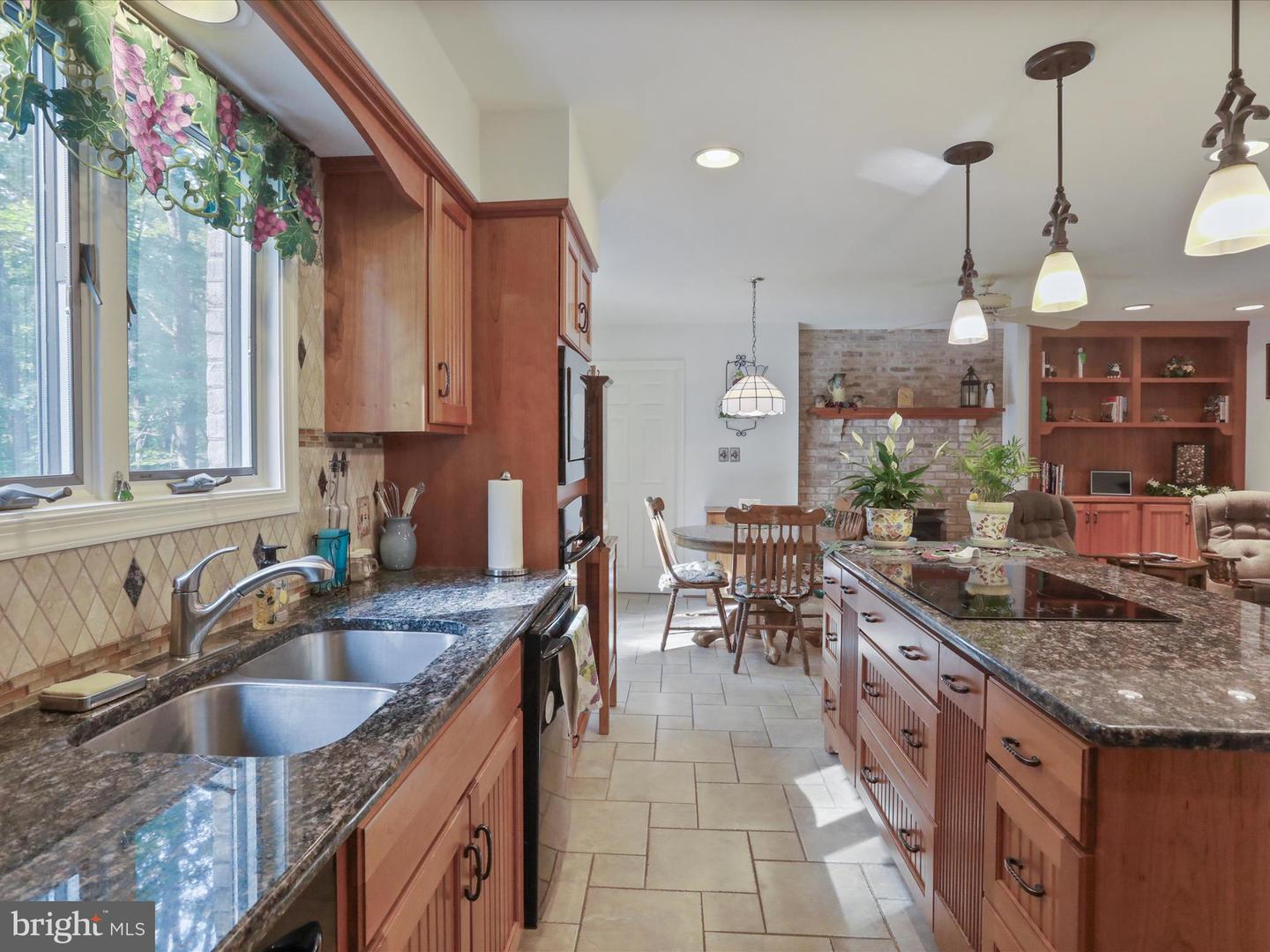 9387 COVENANT HILL LN, MARSHALL, Virginia 20115, 4 Bedrooms Bedrooms, ,3 BathroomsBathrooms,Residential,For sale,9387 COVENANT HILL LN,VAFQ2016784 MLS # VAFQ2016784