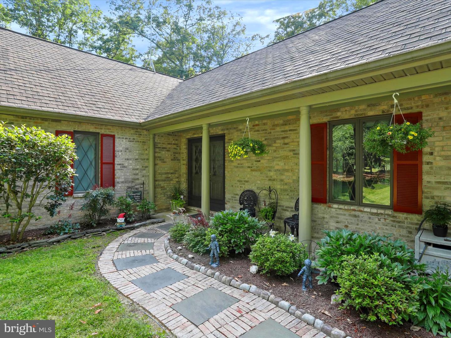 9387 COVENANT HILL LN, MARSHALL, Virginia 20115, 4 Bedrooms Bedrooms, ,3 BathroomsBathrooms,Residential,For sale,9387 COVENANT HILL LN,VAFQ2016784 MLS # VAFQ2016784