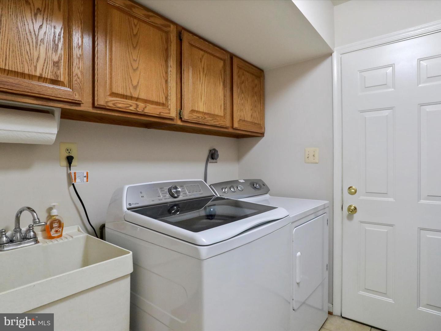 9387 COVENANT HILL LN, MARSHALL, Virginia 20115, 4 Bedrooms Bedrooms, ,3 BathroomsBathrooms,Residential,For sale,9387 COVENANT HILL LN,VAFQ2016784 MLS # VAFQ2016784
