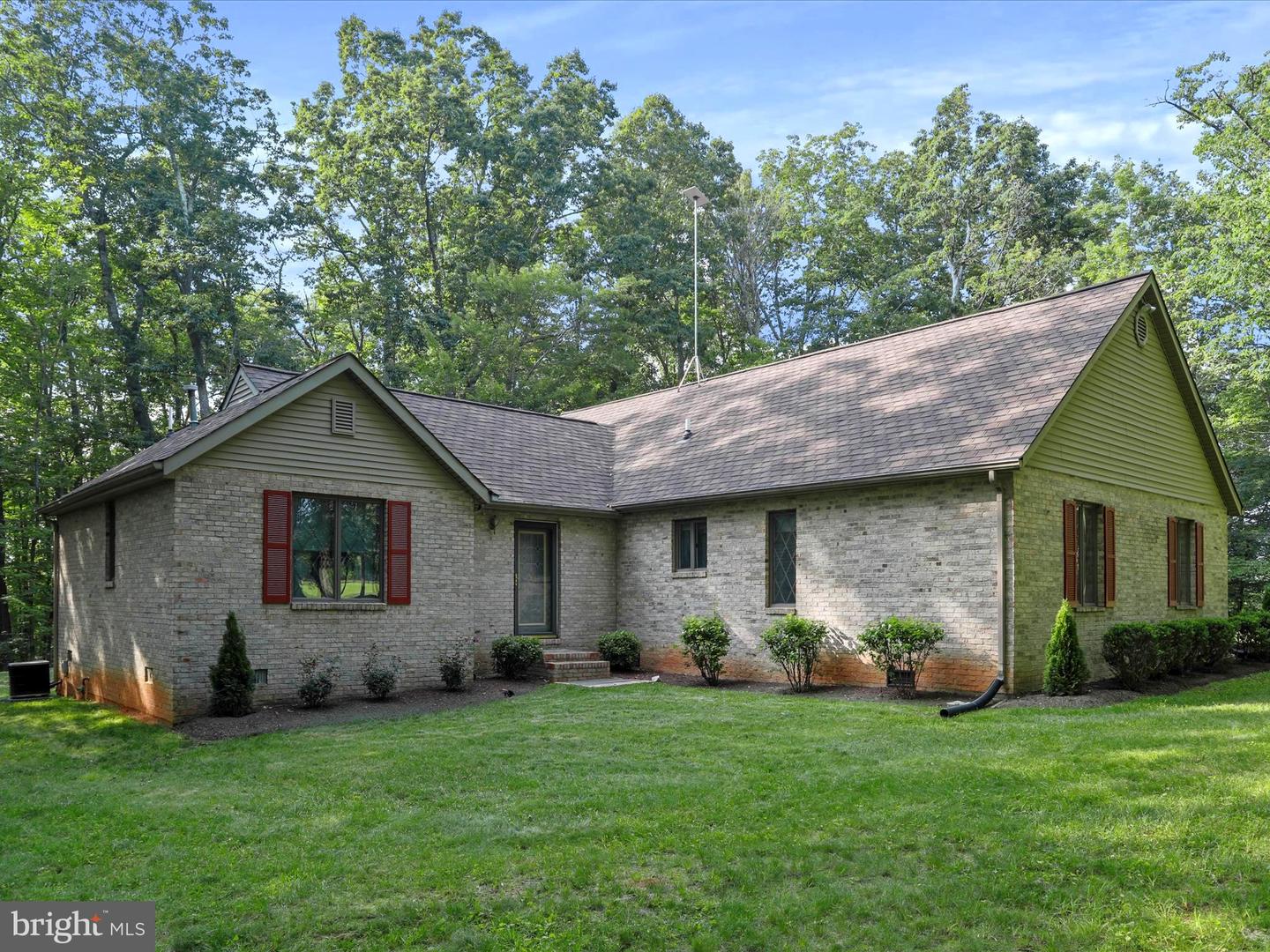 9387 COVENANT HILL LN, MARSHALL, Virginia 20115, 4 Bedrooms Bedrooms, ,3 BathroomsBathrooms,Residential,For sale,9387 COVENANT HILL LN,VAFQ2016784 MLS # VAFQ2016784