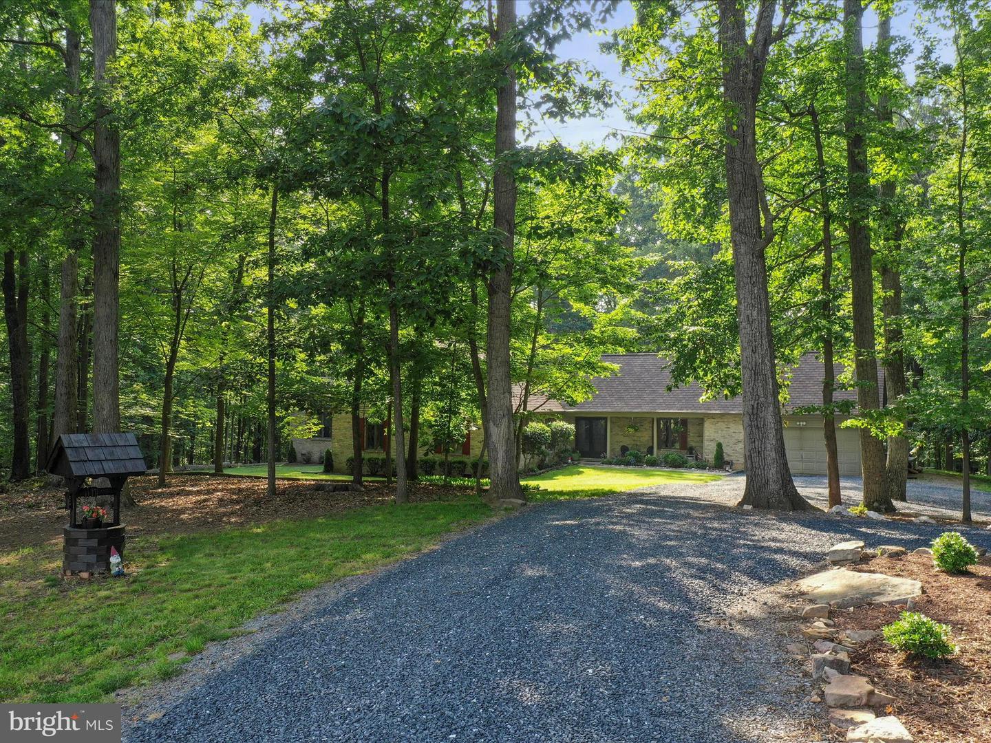 9387 COVENANT HILL LN, MARSHALL, Virginia 20115, 4 Bedrooms Bedrooms, ,3 BathroomsBathrooms,Residential,For sale,9387 COVENANT HILL LN,VAFQ2016784 MLS # VAFQ2016784