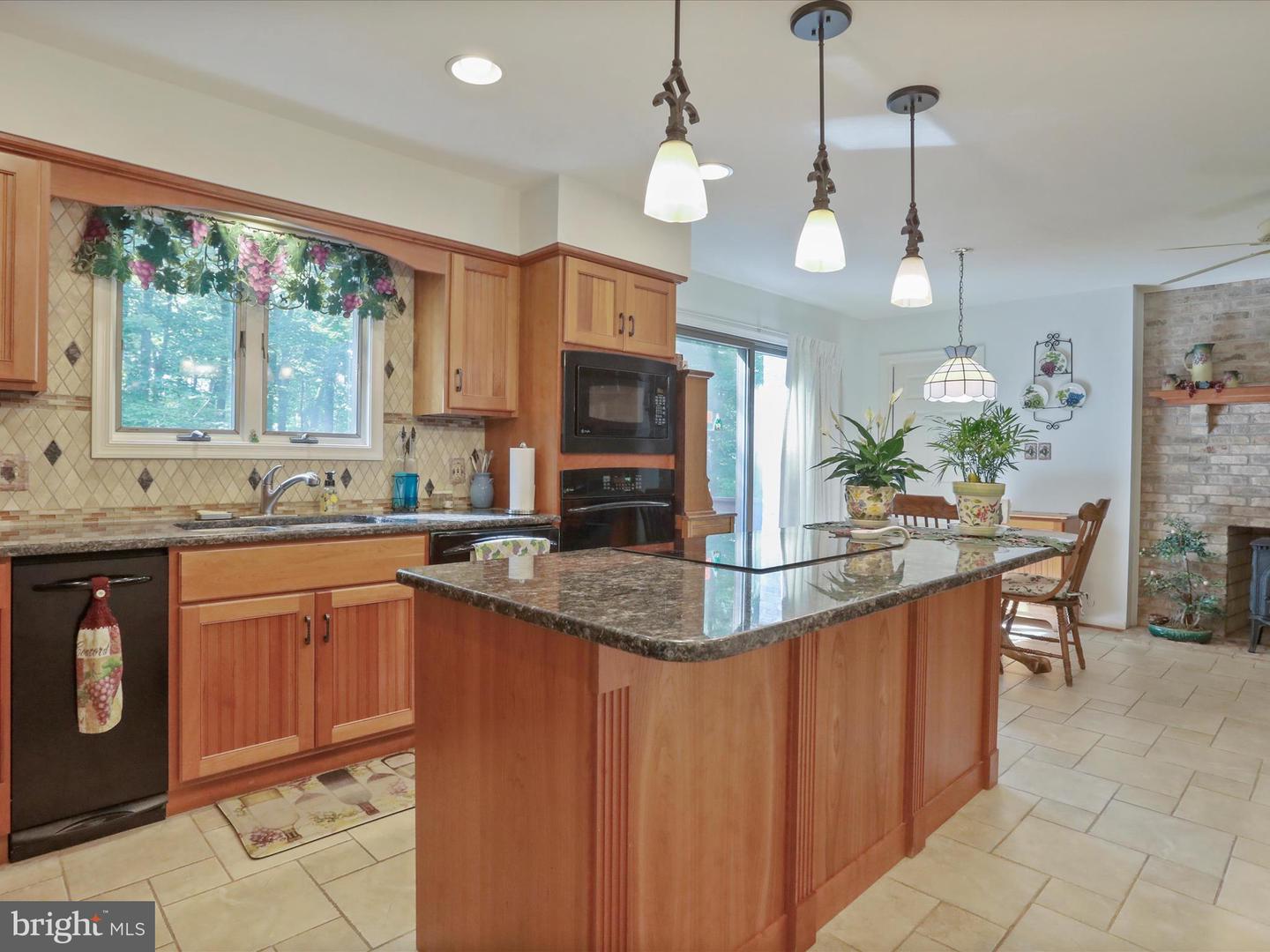9387 COVENANT HILL LN, MARSHALL, Virginia 20115, 4 Bedrooms Bedrooms, ,3 BathroomsBathrooms,Residential,For sale,9387 COVENANT HILL LN,VAFQ2016784 MLS # VAFQ2016784