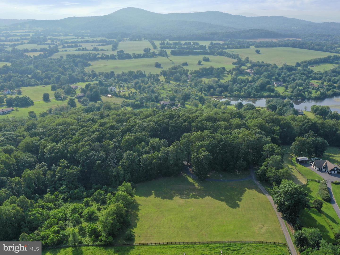 9387 COVENANT HILL LN, MARSHALL, Virginia 20115, 4 Bedrooms Bedrooms, ,3 BathroomsBathrooms,Residential,For sale,9387 COVENANT HILL LN,VAFQ2016784 MLS # VAFQ2016784