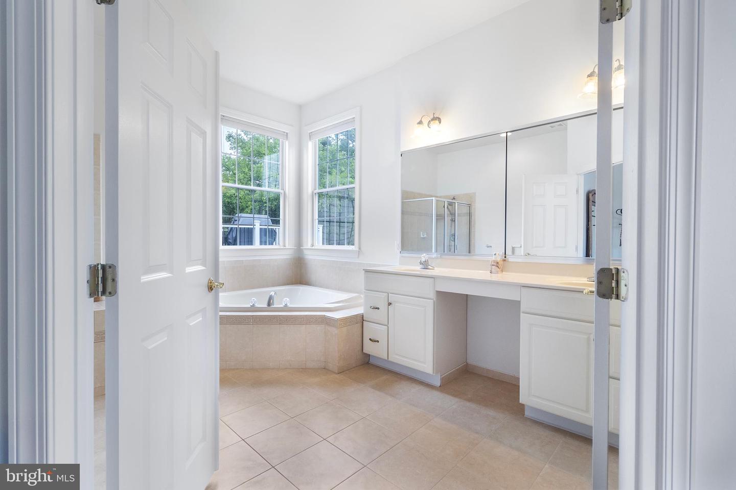 15691 ALDERBROOK DR, HAYMARKET, Virginia 20169, 2 Bedrooms Bedrooms, ,3 BathroomsBathrooms,Residential,For sale,15691 ALDERBROOK DR,VAPW2095580 MLS # VAPW2095580