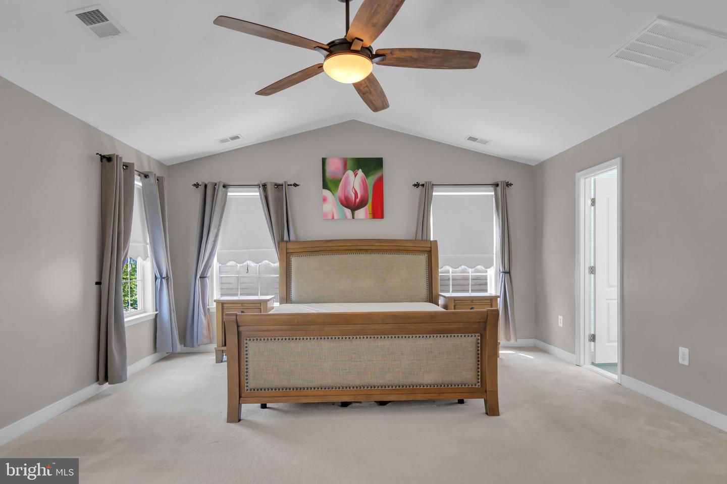 5833 RHODE ISLAND DR, WOODBRIDGE, Virginia 22193, 4 Bedrooms Bedrooms, ,3 BathroomsBathrooms,Residential,For sale,5833 RHODE ISLAND DR,VAPW2095616 MLS # VAPW2095616