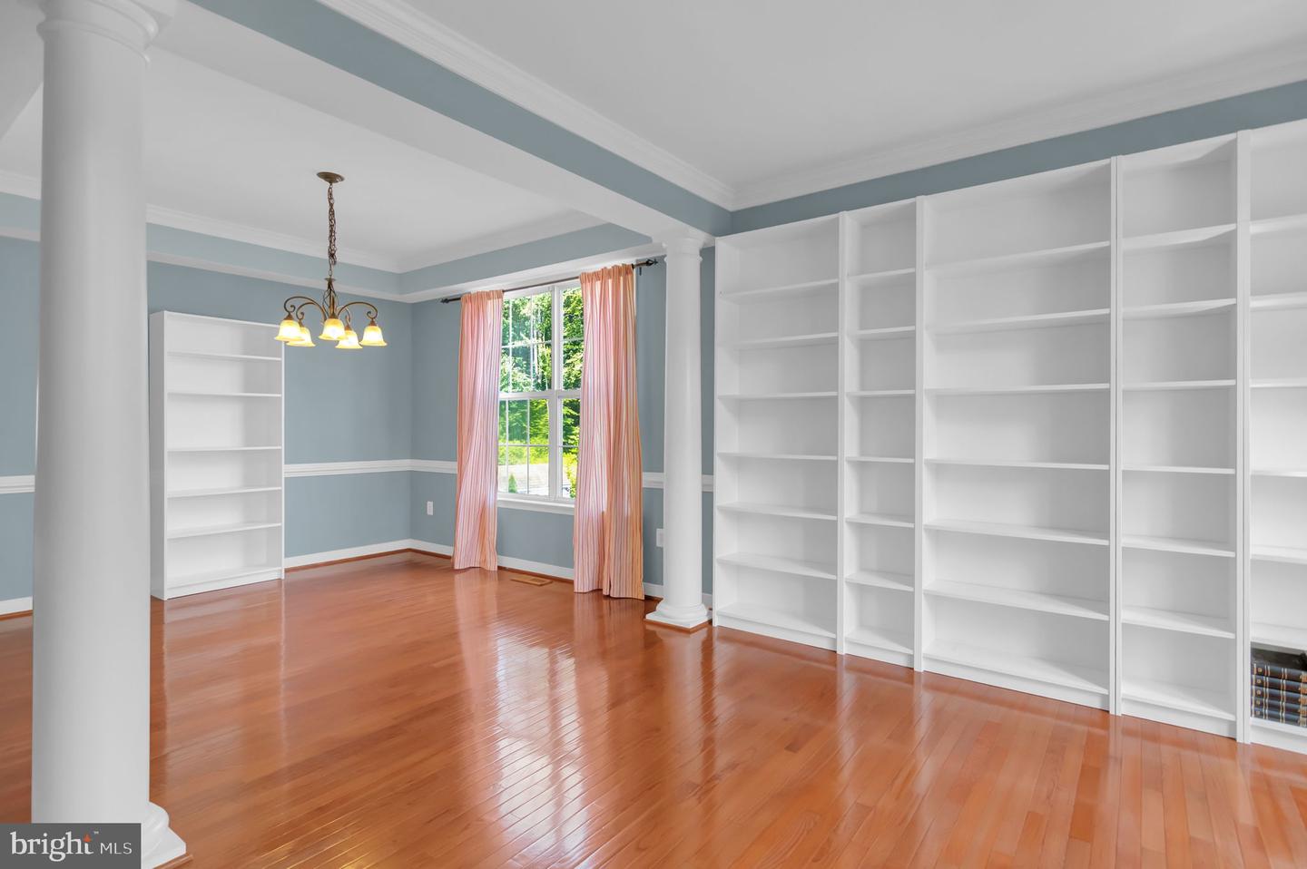 5833 RHODE ISLAND DR, WOODBRIDGE, Virginia 22193, 4 Bedrooms Bedrooms, ,3 BathroomsBathrooms,Residential,For sale,5833 RHODE ISLAND DR,VAPW2095616 MLS # VAPW2095616