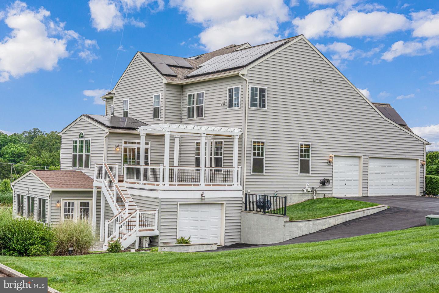 7425 SIGNAL HILL RD, MANASSAS, Virginia 20111, 5 Bedrooms Bedrooms, ,5 BathroomsBathrooms,Residential,For sale,7425 SIGNAL HILL RD,VAPW2095632 MLS # VAPW2095632