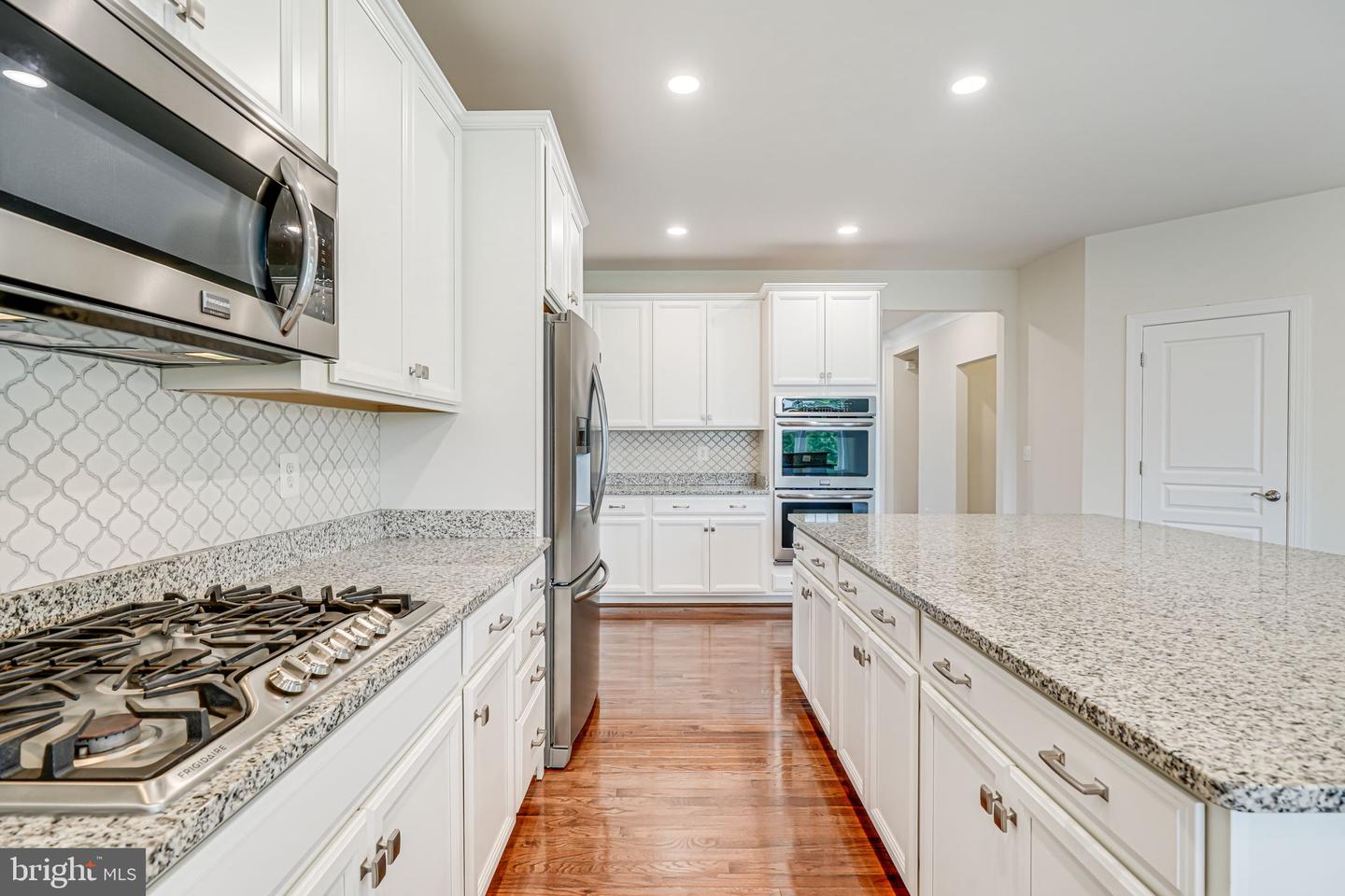 7425 SIGNAL HILL RD, MANASSAS, Virginia 20111, 5 Bedrooms Bedrooms, ,5 BathroomsBathrooms,Residential,For sale,7425 SIGNAL HILL RD,VAPW2095632 MLS # VAPW2095632