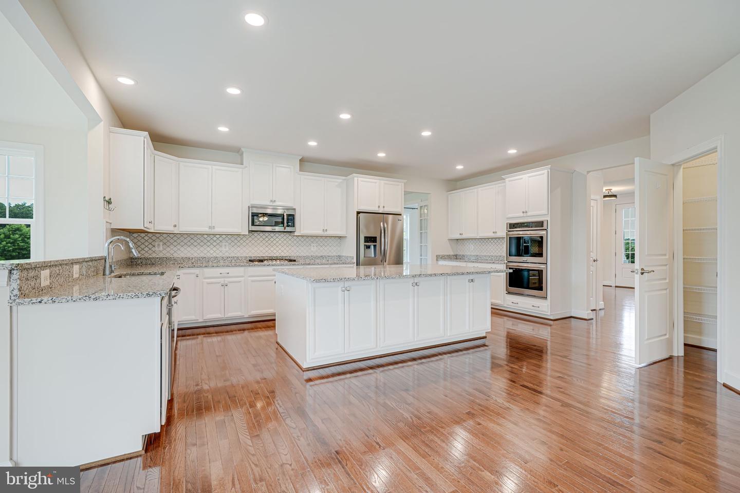 7425 SIGNAL HILL RD, MANASSAS, Virginia 20111, 5 Bedrooms Bedrooms, ,5 BathroomsBathrooms,Residential,For sale,7425 SIGNAL HILL RD,VAPW2095632 MLS # VAPW2095632
