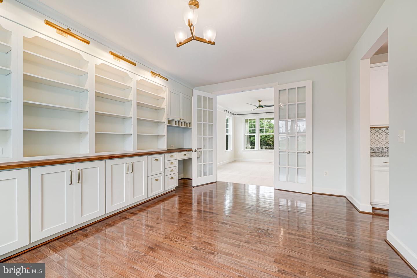7425 SIGNAL HILL RD, MANASSAS, Virginia 20111, 5 Bedrooms Bedrooms, ,5 BathroomsBathrooms,Residential,For sale,7425 SIGNAL HILL RD,VAPW2095632 MLS # VAPW2095632