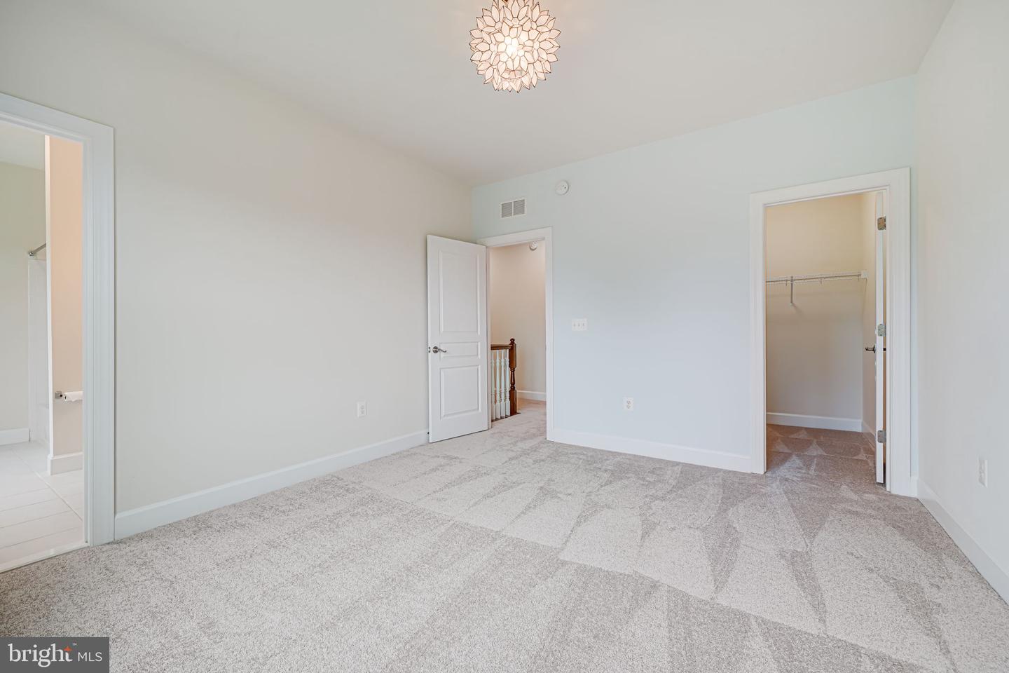 7425 SIGNAL HILL RD, MANASSAS, Virginia 20111, 5 Bedrooms Bedrooms, ,5 BathroomsBathrooms,Residential,For sale,7425 SIGNAL HILL RD,VAPW2095632 MLS # VAPW2095632