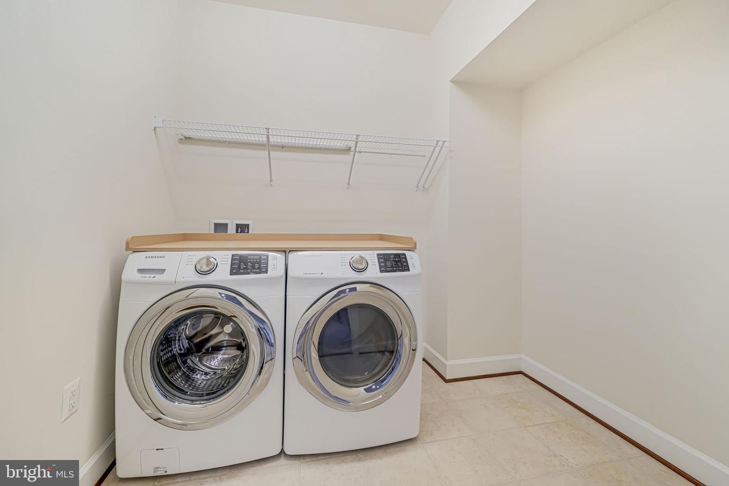 7425 SIGNAL HILL RD, MANASSAS, Virginia 20111, 5 Bedrooms Bedrooms, ,5 BathroomsBathrooms,Residential,For sale,7425 SIGNAL HILL RD,VAPW2095632 MLS # VAPW2095632