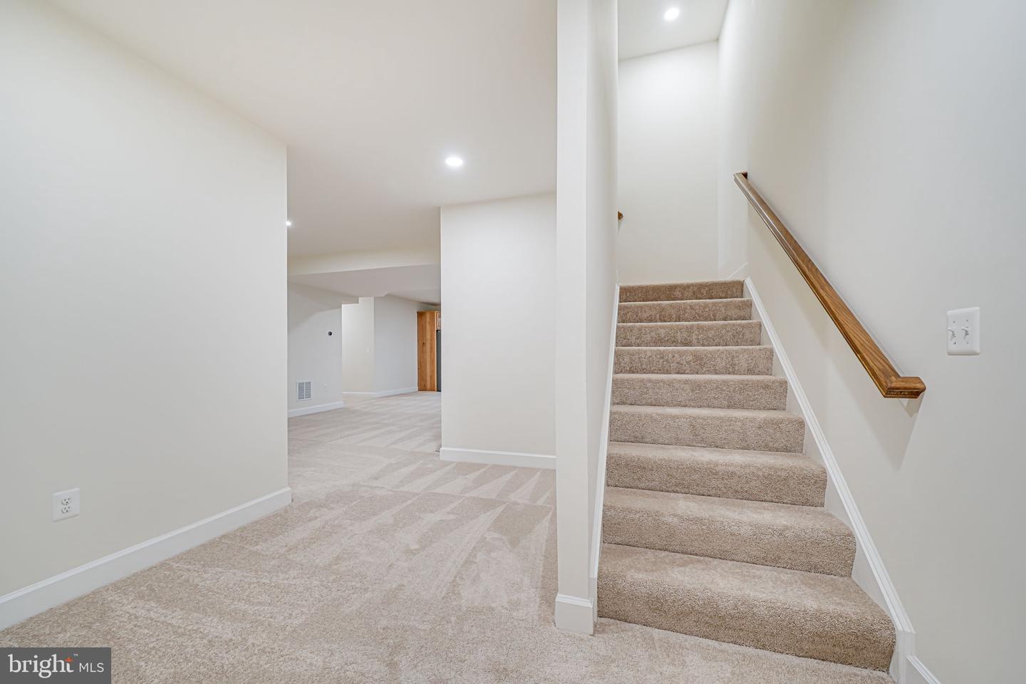7425 SIGNAL HILL RD, MANASSAS, Virginia 20111, 5 Bedrooms Bedrooms, ,5 BathroomsBathrooms,Residential,For sale,7425 SIGNAL HILL RD,VAPW2095632 MLS # VAPW2095632