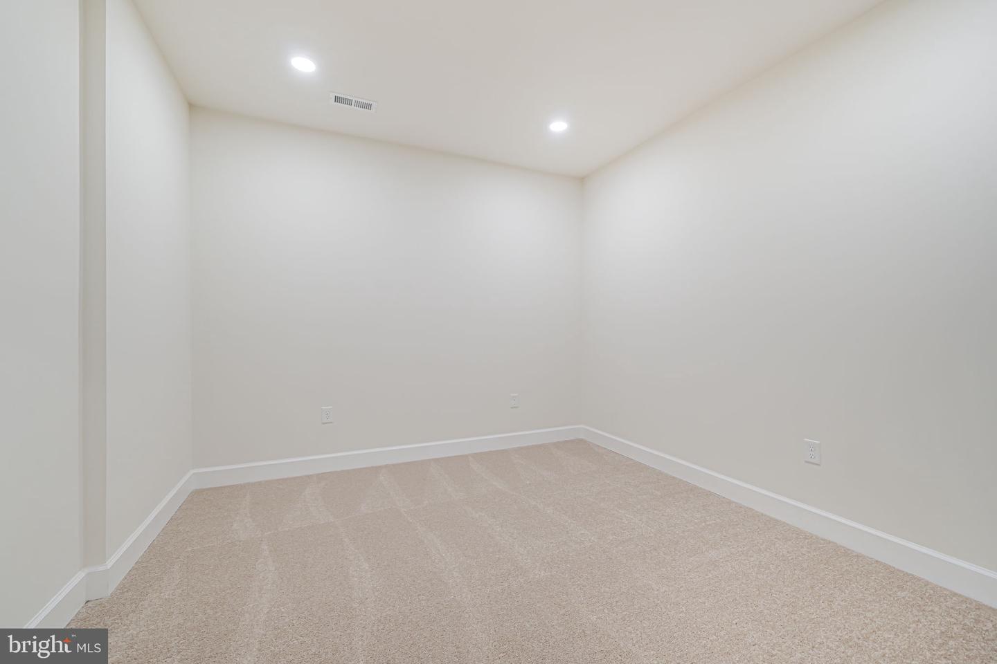 7425 SIGNAL HILL RD, MANASSAS, Virginia 20111, 5 Bedrooms Bedrooms, ,5 BathroomsBathrooms,Residential,For sale,7425 SIGNAL HILL RD,VAPW2095632 MLS # VAPW2095632