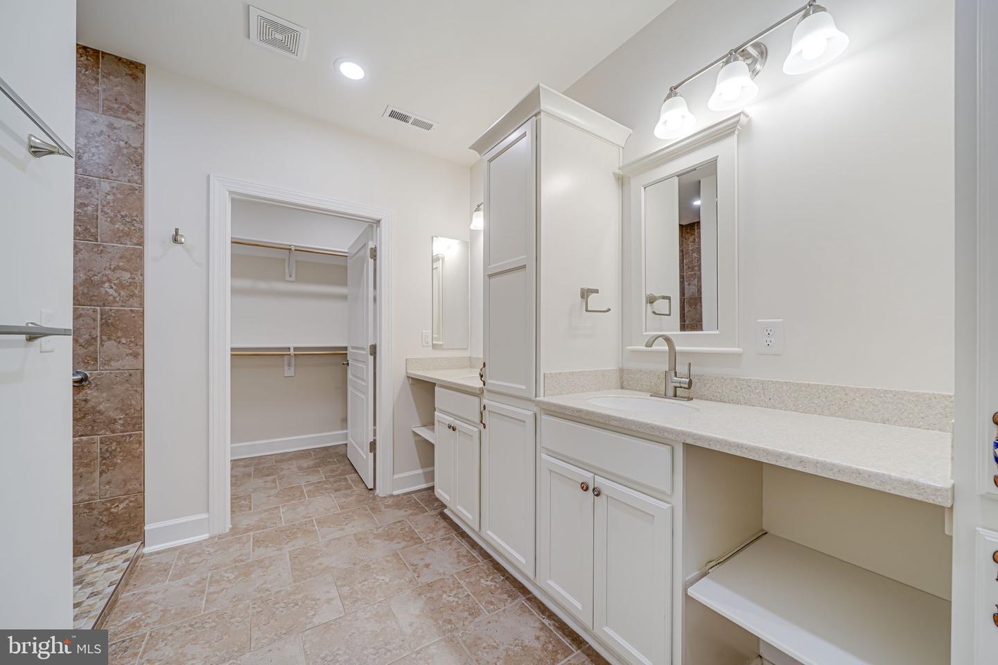 7425 SIGNAL HILL RD, MANASSAS, Virginia 20111, 5 Bedrooms Bedrooms, ,5 BathroomsBathrooms,Residential,For sale,7425 SIGNAL HILL RD,VAPW2095632 MLS # VAPW2095632