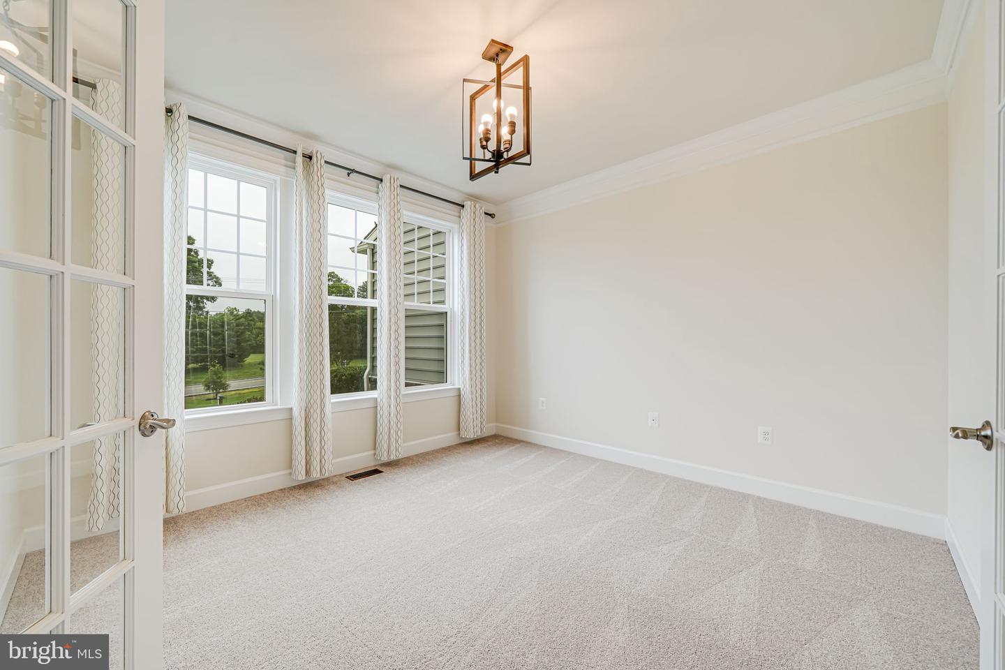 7425 SIGNAL HILL RD, MANASSAS, Virginia 20111, 5 Bedrooms Bedrooms, ,5 BathroomsBathrooms,Residential,For sale,7425 SIGNAL HILL RD,VAPW2095632 MLS # VAPW2095632